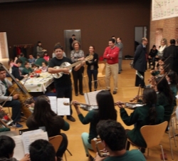 Doña Sofía durante la interpretación del Himno de la Alegría